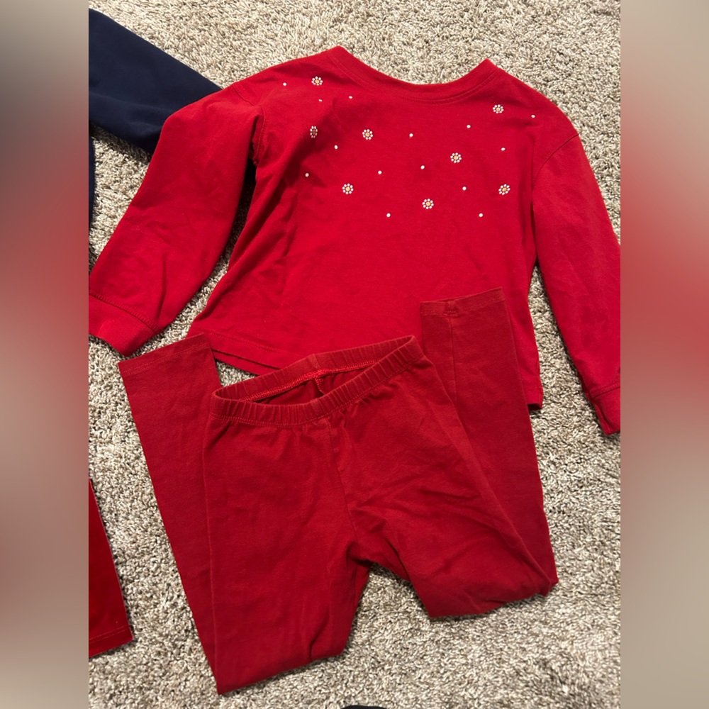 Holiday clothes bundle - Picture 3 of 7